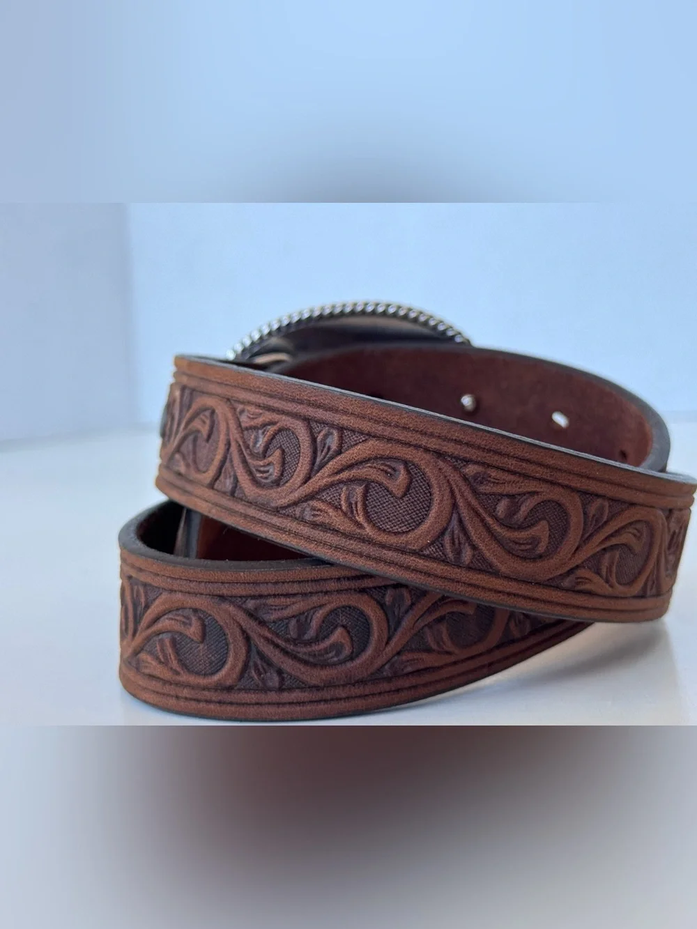 JUSTIN’S TROPHY HEART BROWN LEATHER BELT SIZE 28
